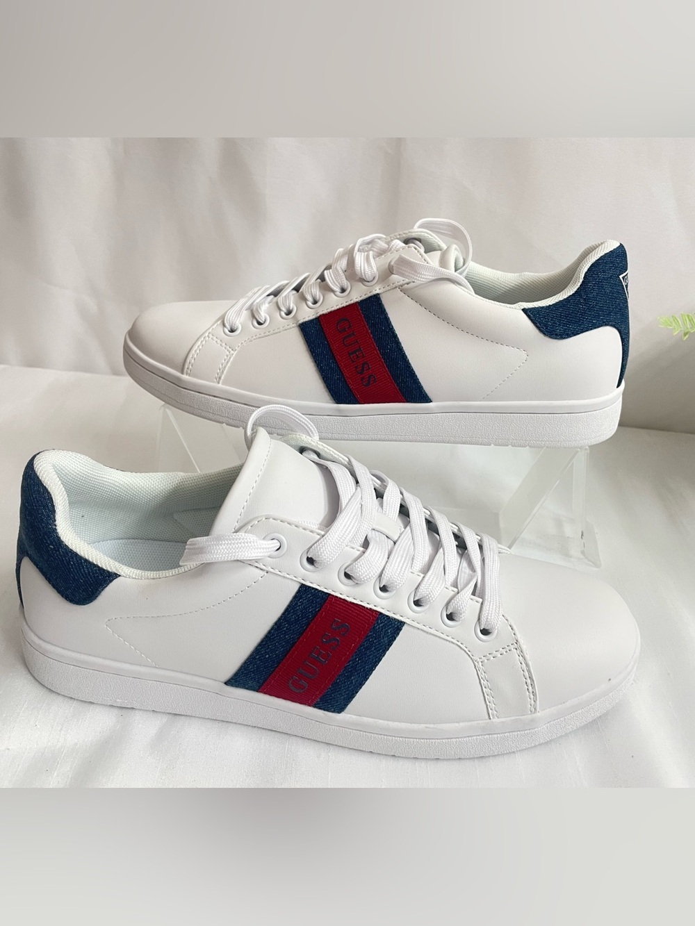 GUESS Men's Letoro Low Top Lace Up Casual Sneakers Size  US  9.5